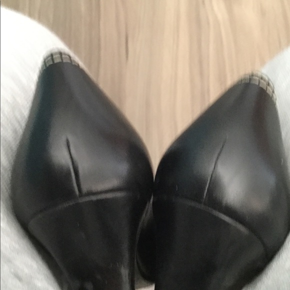 Stewart Weitzman gorgeous heels. Great detail - Picture 6 of 7